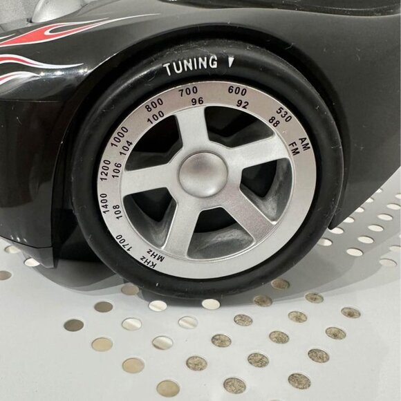 Hot Wheels Car Alarm Clock With AM/FM Radio, Night Light - Picture 4 of 6